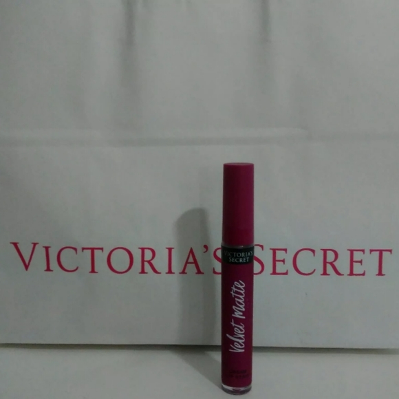 COPY - Victoria's Secret Matte Cream Lip Stain Scandalous - Picture 2 of 2